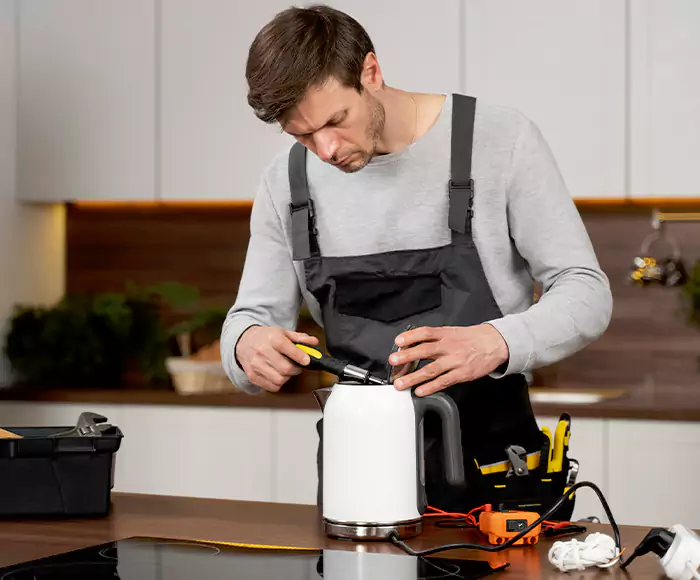 Skilled Blender Technicians: Your Small Appliance Repair Experts for Hudson, MA